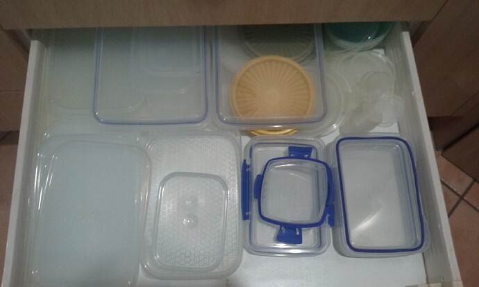 Plastic Containers Lids 02.09.2020